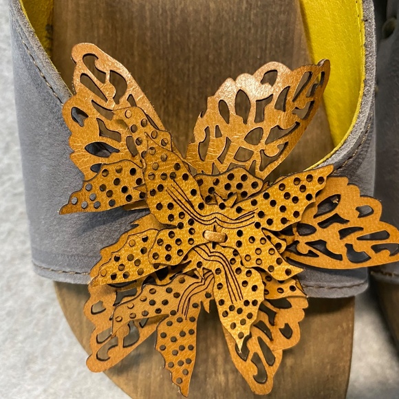 Sanita Size 40 Slip On Sandals Laser Cut Leather Flower Detail So Pretty! - Picture 3 of 12